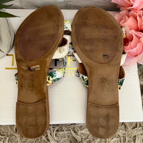 White Tropical Bow Sandals - Picture 9 of 9